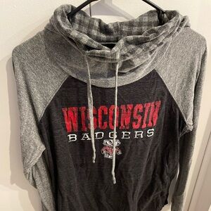 Super cute Wisconsin Badgers long sleeve